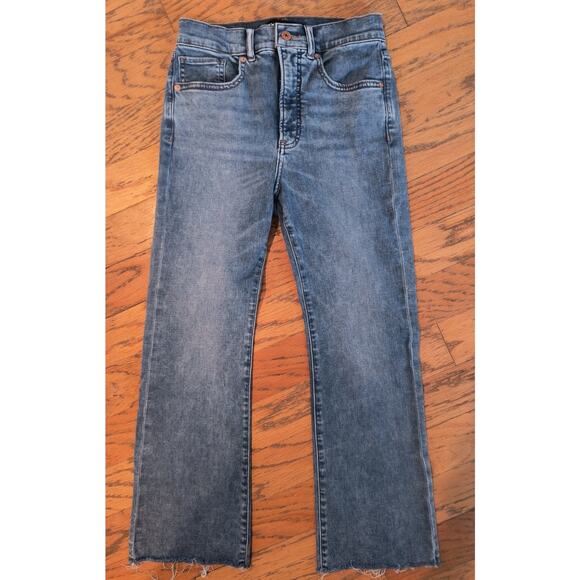 Express Cropped Flare Hi Rise Jeans Wmn's Sz 4 Frayed Stonewashed Stretch Denim - Picture 7 of 16